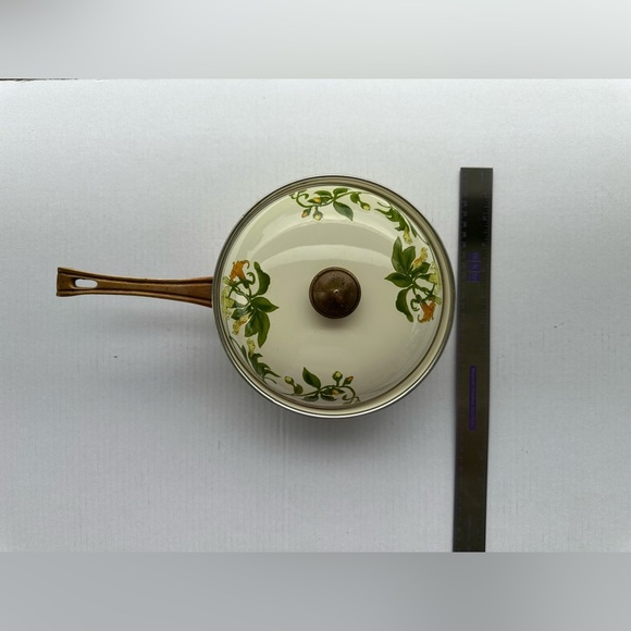 Floral Enamel Saucepan with Brass Handle - Picture 14 of 15